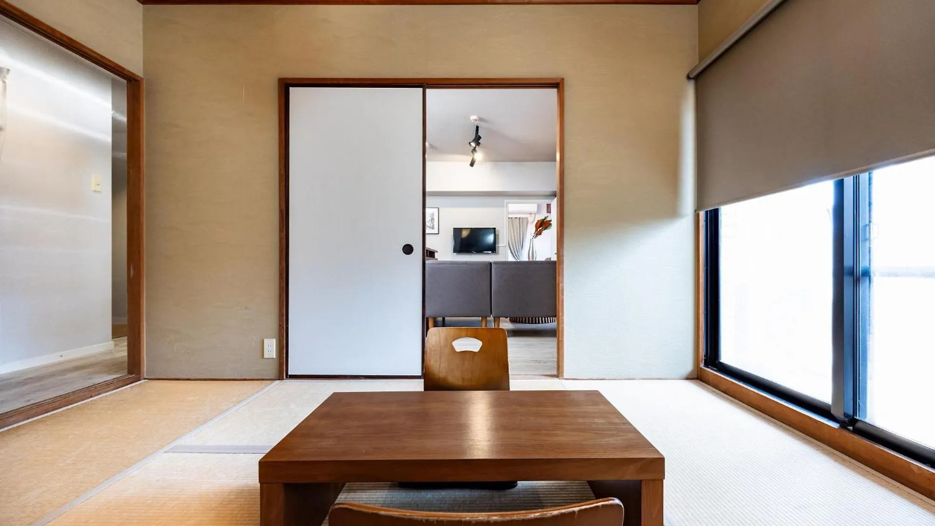 Bijou Suites Pine Brook 405 Osaka Apartment