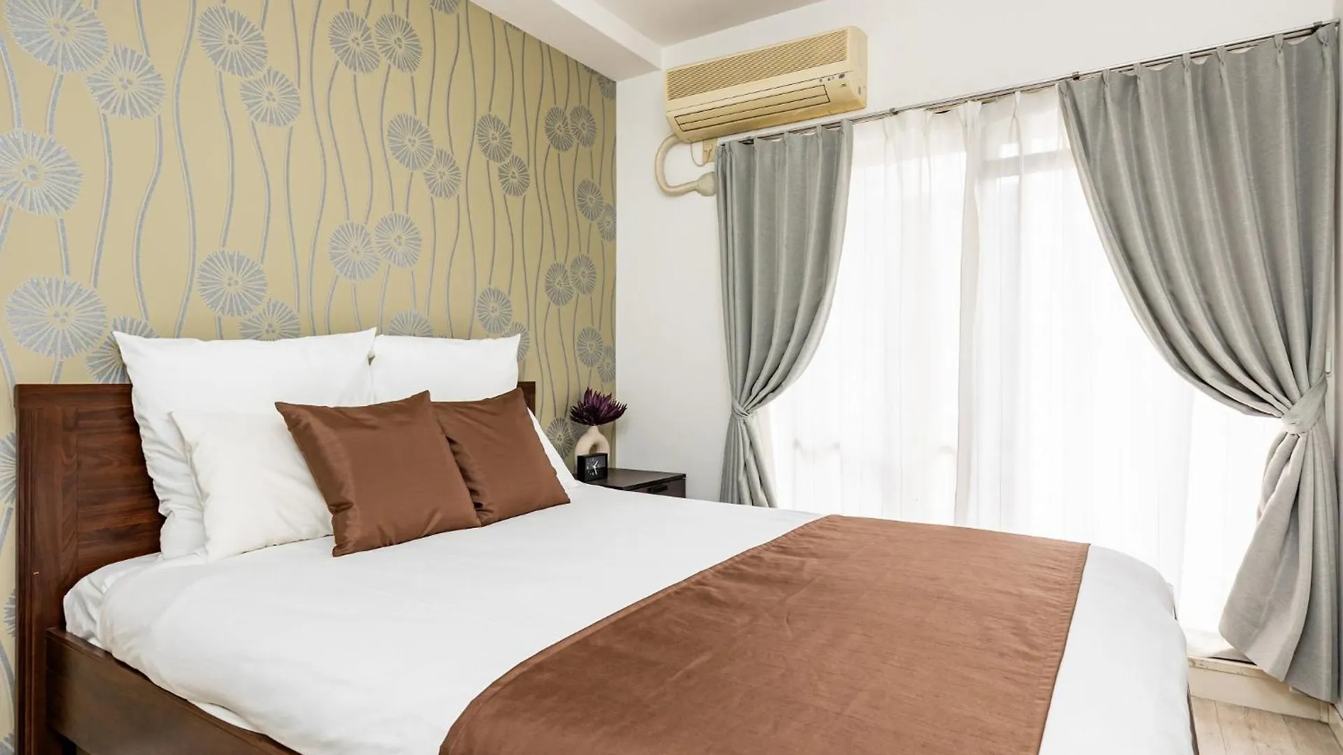 Bijou Suites Pine Brook 405 Osaka Apartment