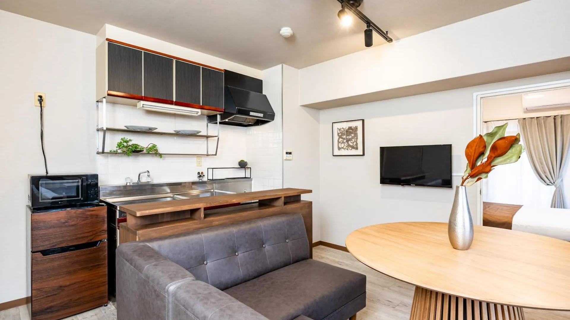 Bijou Suites Pine Brook 405 Osaka Apartment