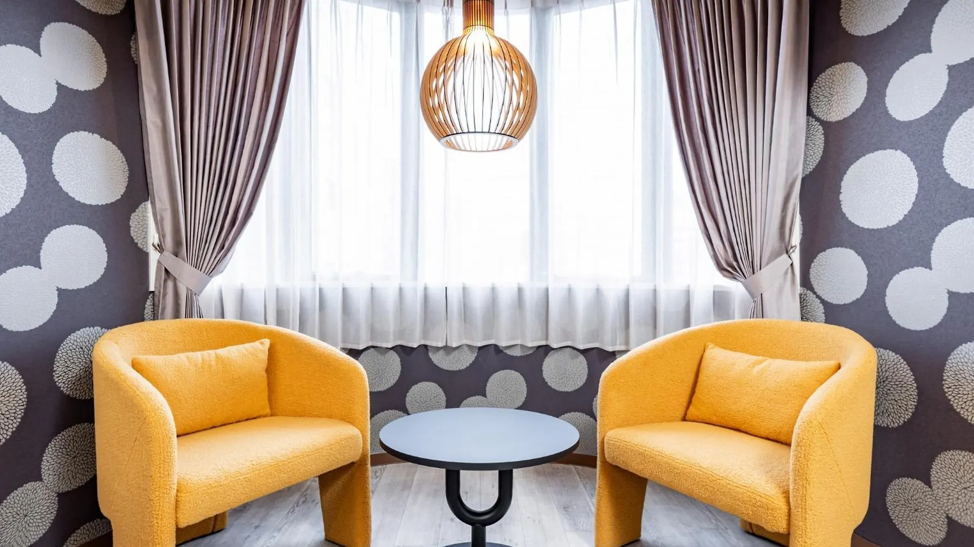 Bijou Suites Pine Brook 405 Osaka